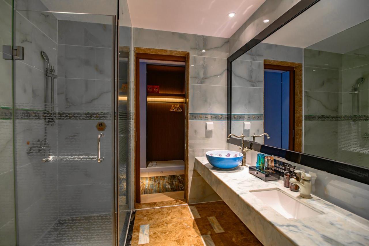 Ramada Encore By Wyndham Guangzhou Panyu Экстерьер фото