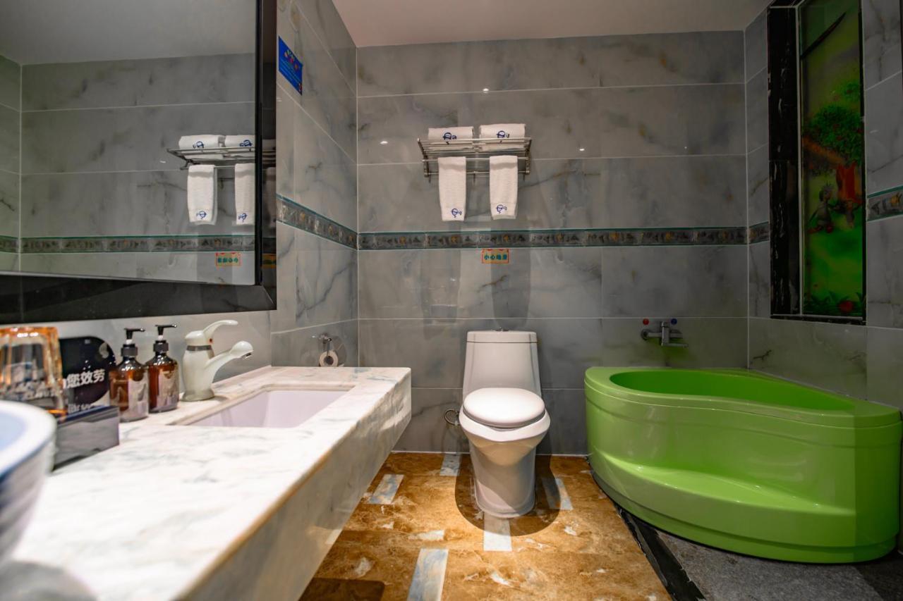 Ramada Encore By Wyndham Guangzhou Panyu Экстерьер фото